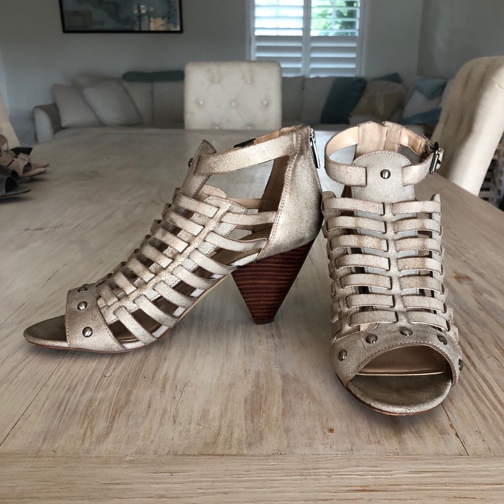 Vince Camuto metallic Booties size 9 NWOT